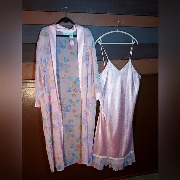 Gorgeous 1X Jaclyn Smith Stunning Lingerie Gown with Matching Robe Feminine - Picture 13 of 15